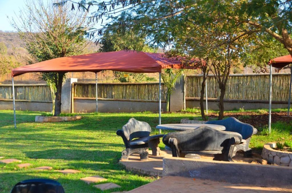 1 Oak Resort Thohoyandou Eksteriør billede